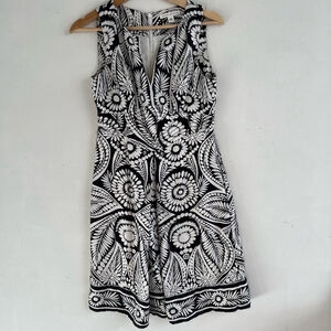 Women's Banana Republic Dress, Size 2, Black & White FLORAL SILK SLIEEVELESS